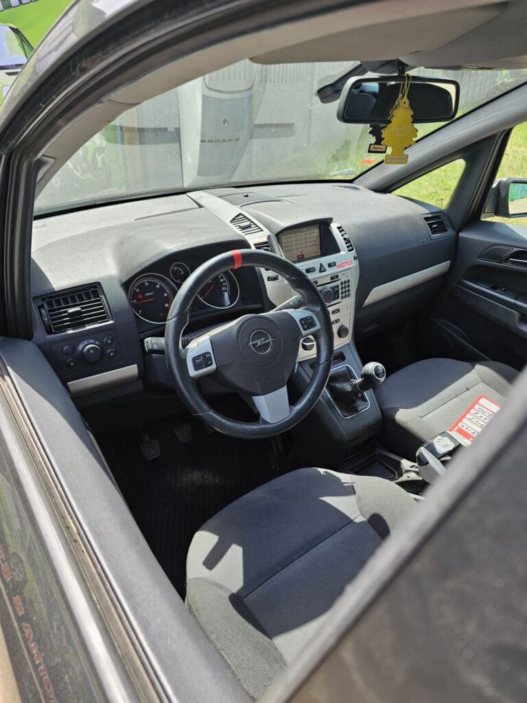 Opel Zafira 7osobowy 2009 – zdjęcie 5
