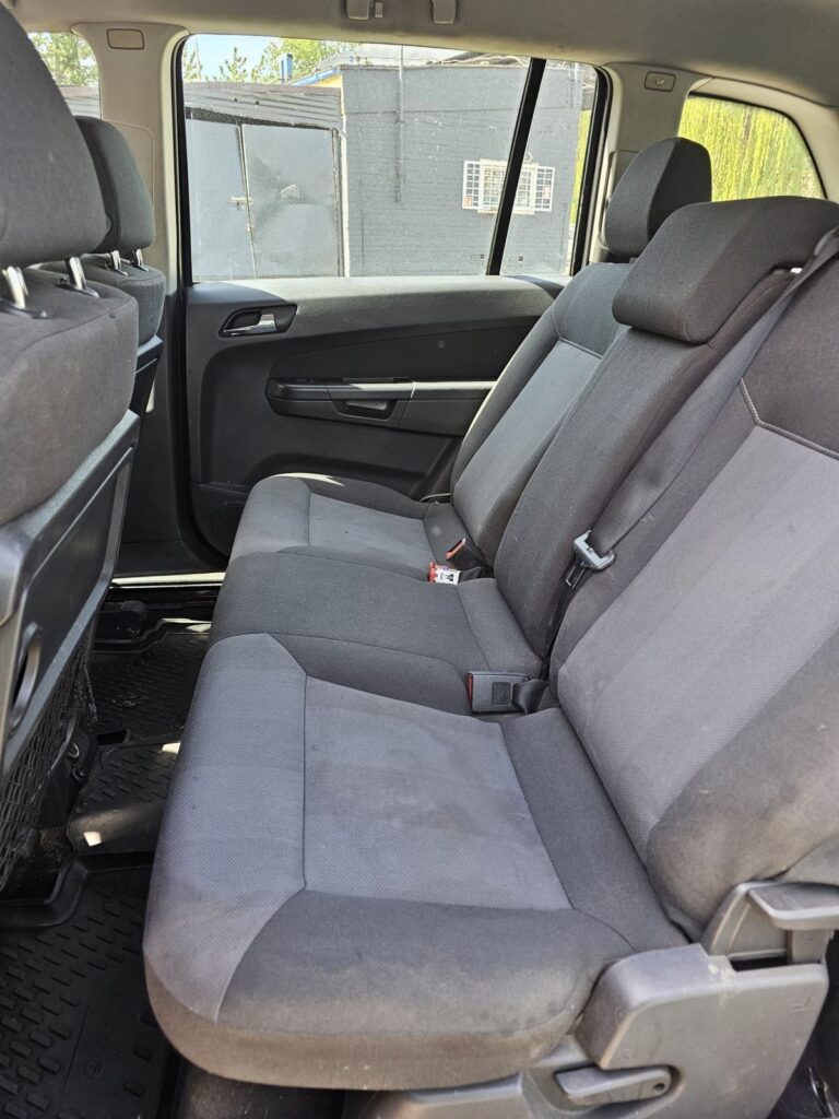 Opel Zafira 7osobowy 2009 – zdjęcie 6
