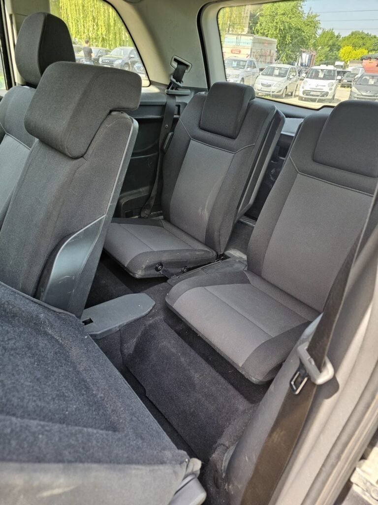 Opel Zafira 7osobowy 2009 – zdjęcie 7