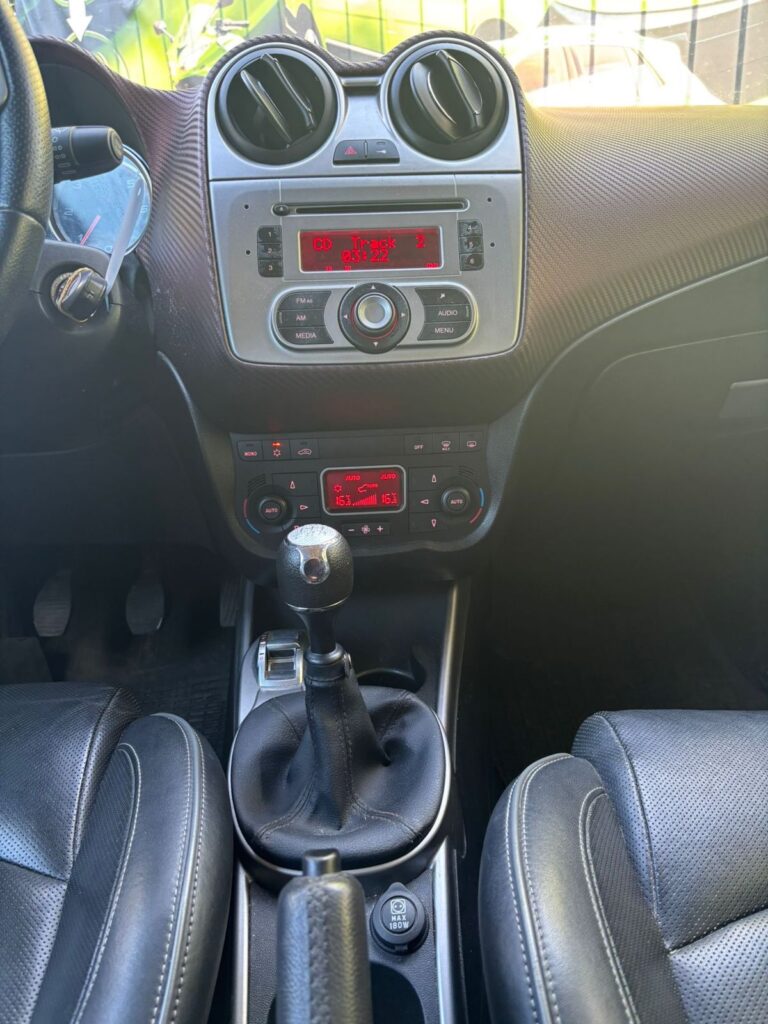 Alfa Romeo Mito skóra Klima 2011 – zdjęcie 6